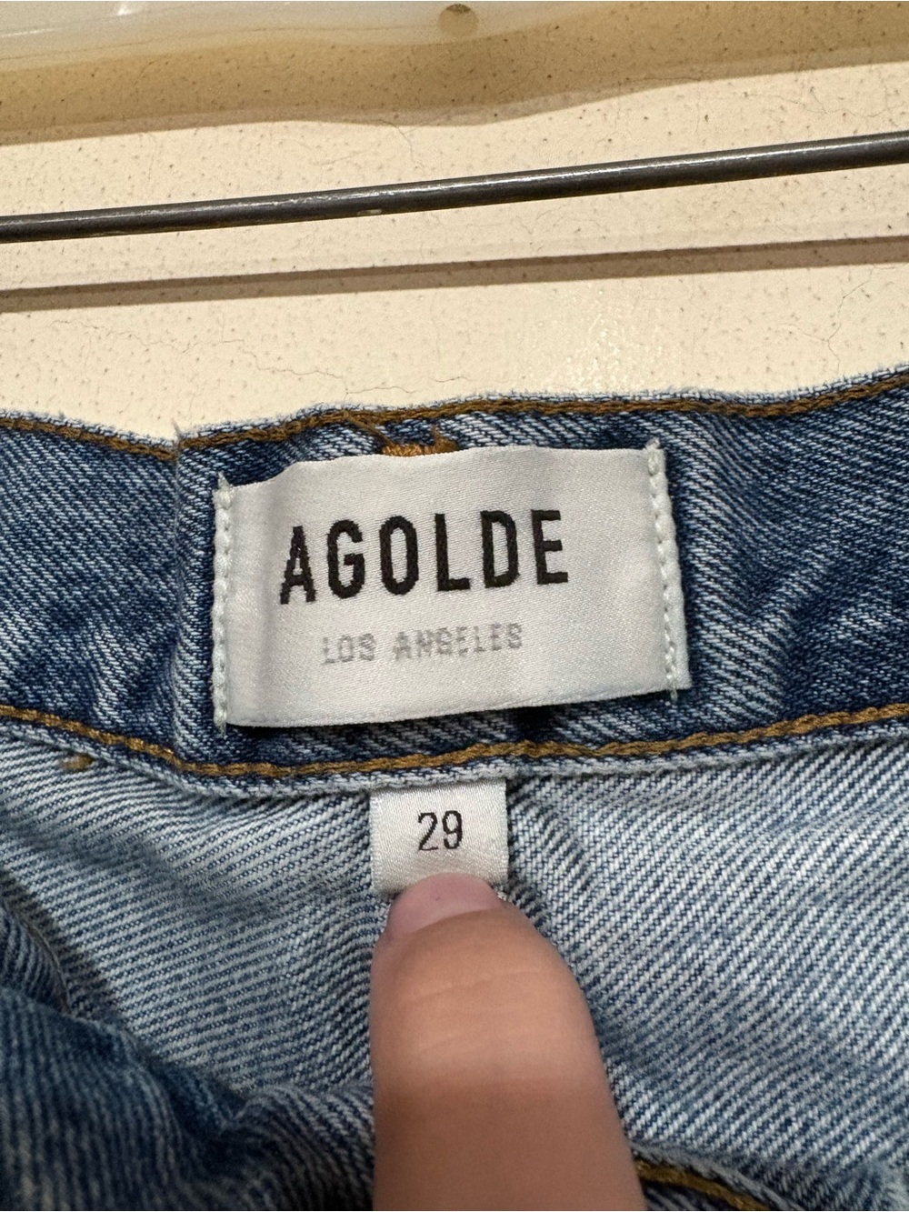 Agolde Reese relaxed cut off Shorts in wonder light wash size 29 - Picture 6 of 8